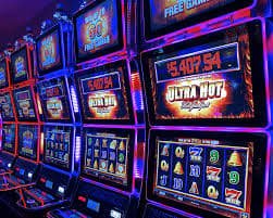 Interface permainan Three Card Poker dengan tabel pembayaran yang jelas